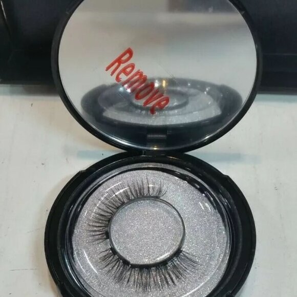 Magnetic SL Women’s KS02-DM Black Resusable Magnetic Eye Lashes Kit - Picture 3 of 7